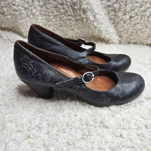 Naya Chalice Black‎ Floral Pattern Leather Mary Jane Pumps size 6.5